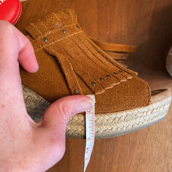 Minnetonka Fringe Wedge Heels - Picture 7 of 7